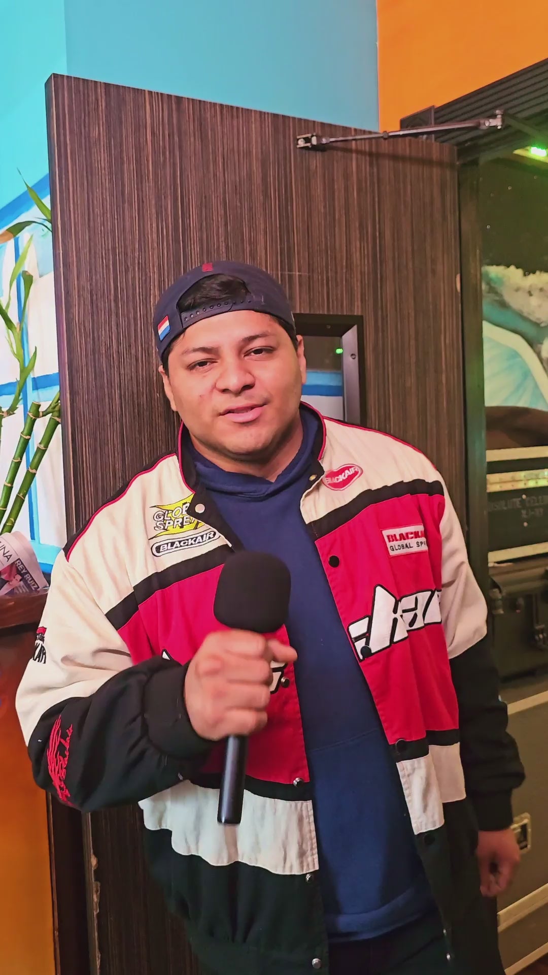 Cargar video: 